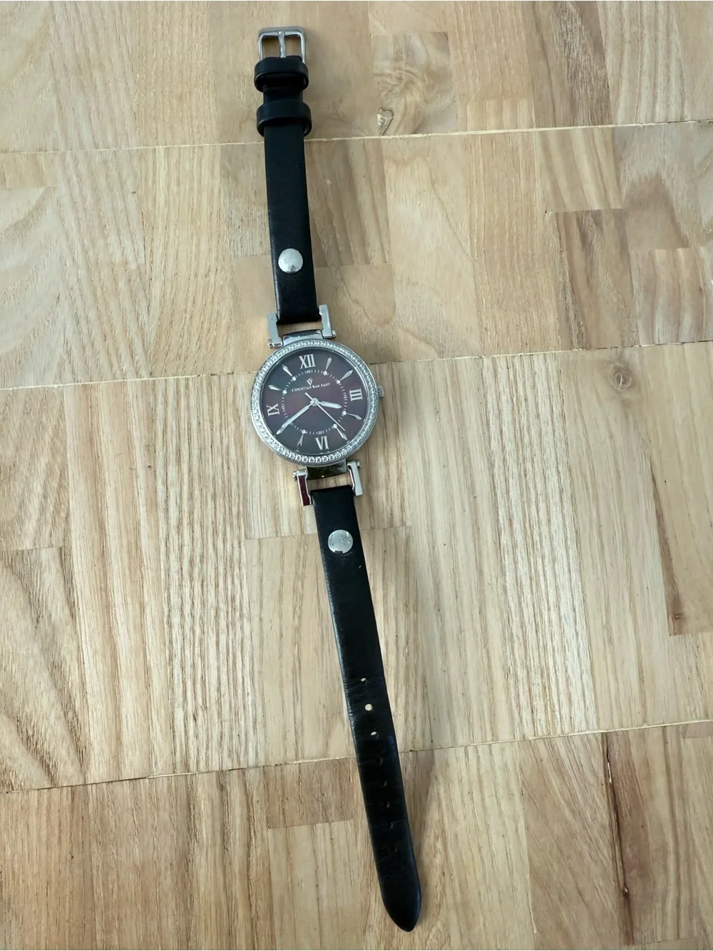 Christian Van Sant ladies mother of pearl silver tone watch NEW BATTERY